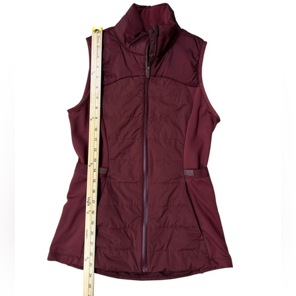 Lululemon Down For It All Vest in Cassis Burgundy, Size 4 style: W4AQLS - Picture 3 of 5